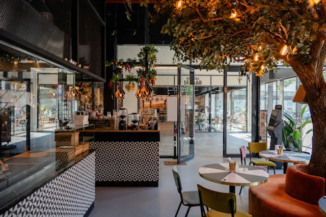 Ekmekci Den Haag Savornin Lohmanplein