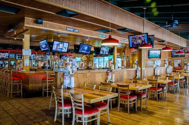 WingHouse Bar & Grill