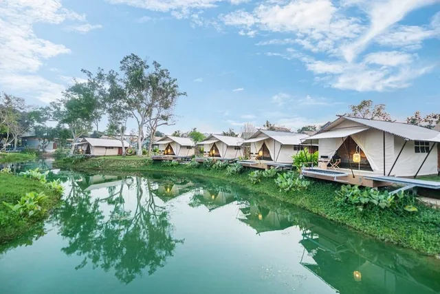 The Tree Riverside Kaeng Krachan