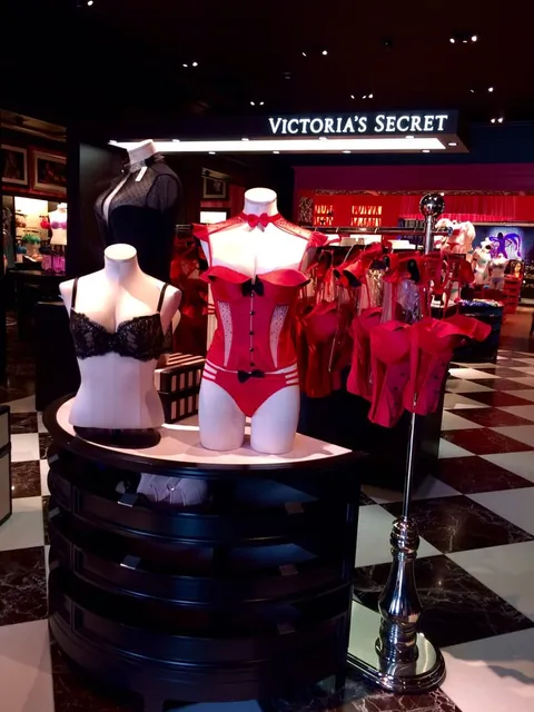 Victoria's Secret & PINK