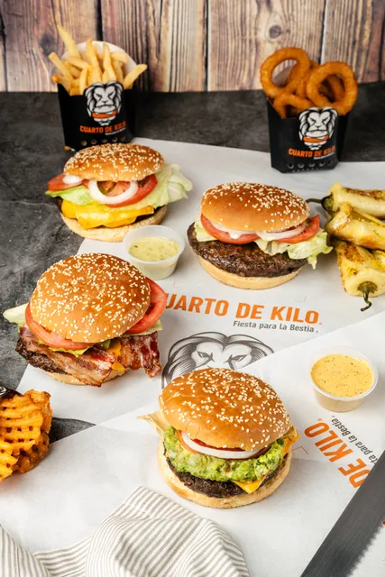 Cuarto de Kilo, Centro Médico