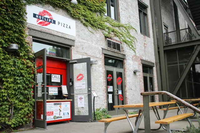 HOTLIPS Pizza - Pearl