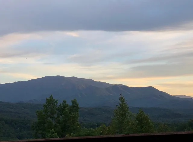 Cobbly Nob Rentals & Cabins