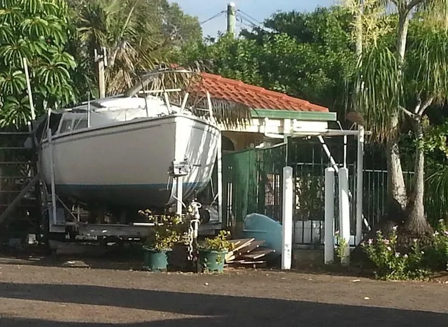 White Lanterns Motel