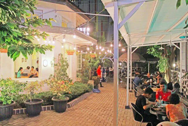 Omah Londo Angkringan