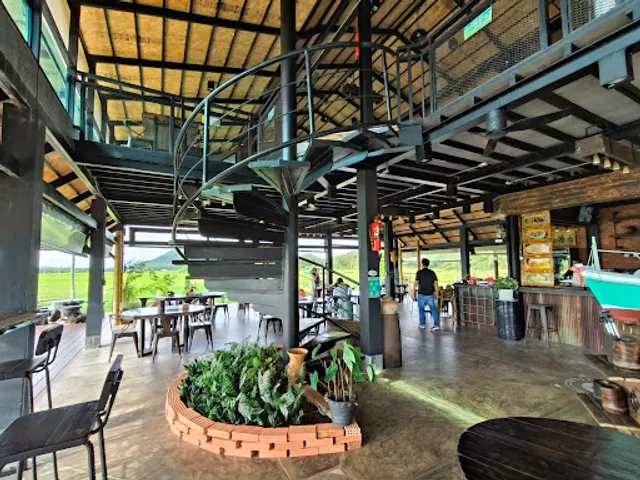 โรงนา คาเฟ่ (Rong na Cafe' & Restaurant)