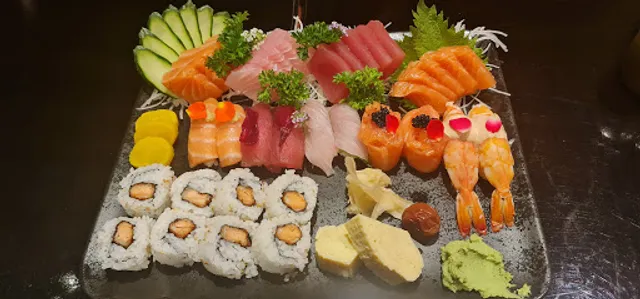 Living Lounge Bar & Sushi