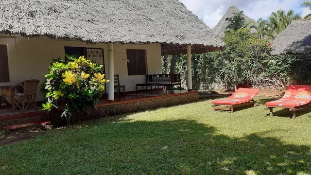 Kusini Beach Cottages