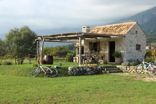 Kameni Dvori - Vineyard ECO Cottage