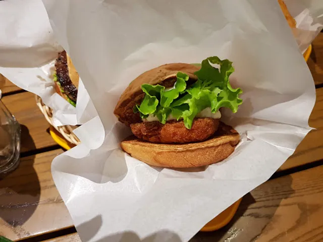 FRESHNESS BURGER Omori