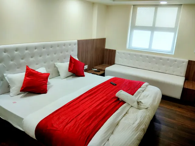 OYO 4406 Hotel Arya Palace