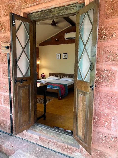 Atithi Parinay Exclusive Boutique Homestay, on a farm, Near Aare-Ware Beach