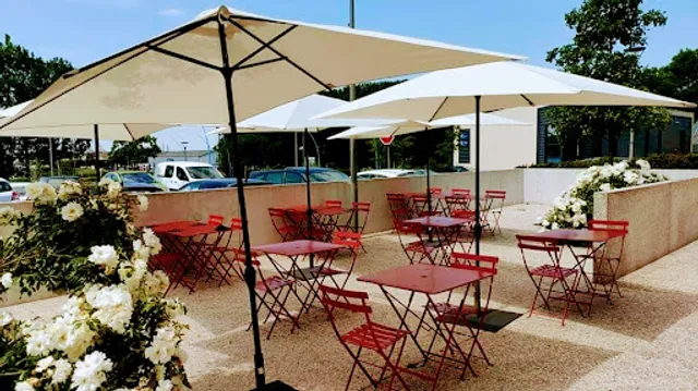 La terrasse restaurant pizzéria (pizzas, pâtes, salades) cuisine artisanale et service rapide, livraison le soir