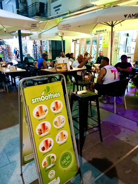 BAJAMAR CAFETERÍA LOUNGE