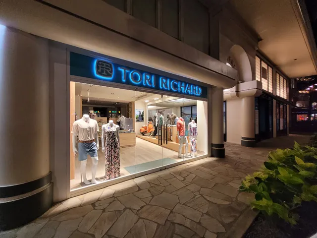 Tori Richard - Outrigger Waikiki