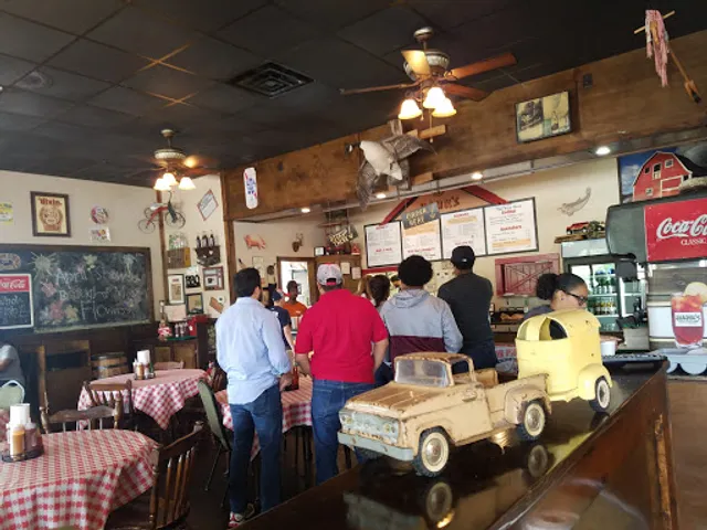 Hank's Catfish & BBQ