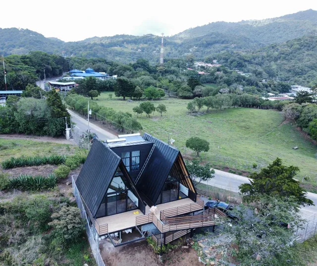 Wind Houses (Casas de Viento) Monteverde