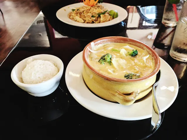 Yaya's Thai Restaurant