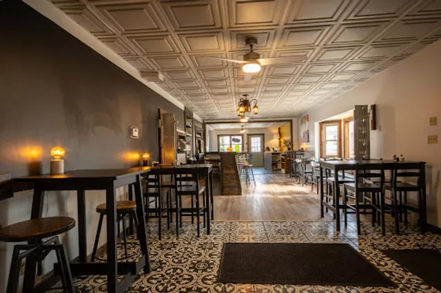 Milo's Cafe and Restaurant