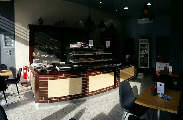 Donuts & Coffee Take Away ️