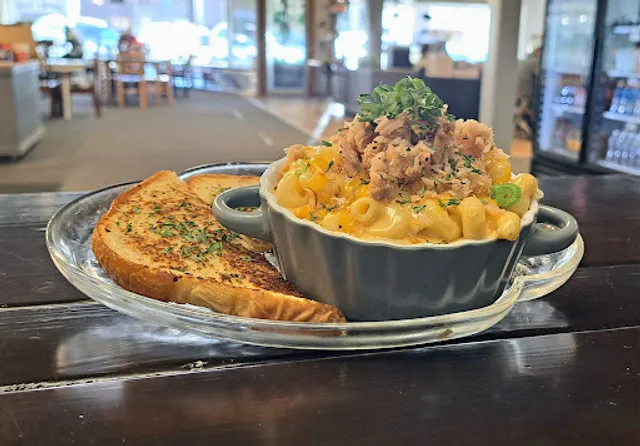 Northwest Salmon Smokehouse & Artisan Market