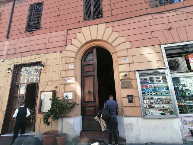 M & J Place Hostel Rome