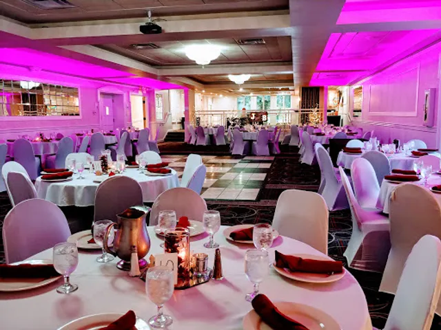 Oscar's Restaurant & Lounge