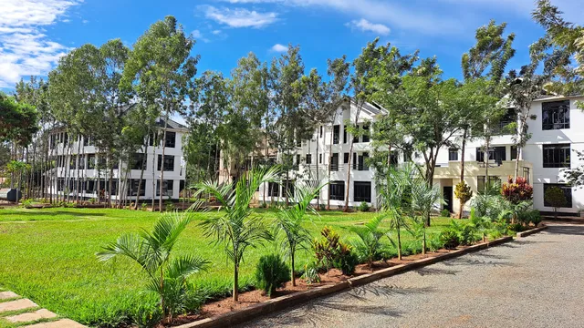 The LOCH Hotel Bondo