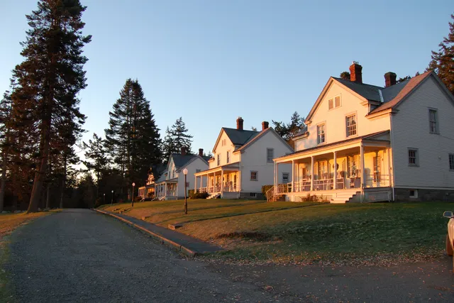 Former Fort Casey Inn