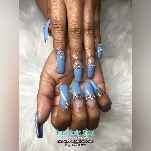 Lux Nails Spa