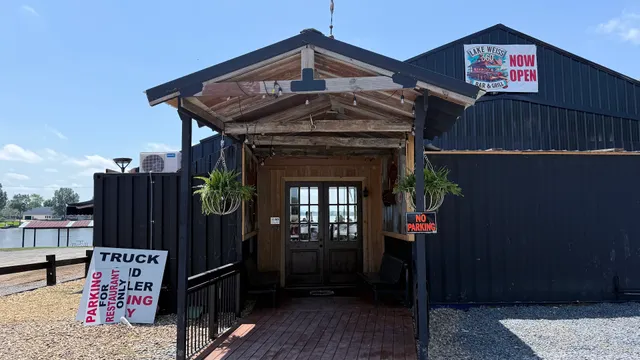 Lake Weiss 360 Bar & Grill
