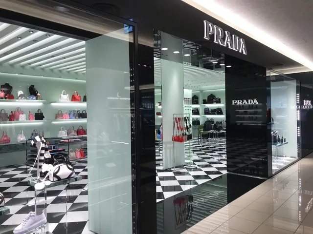 Prada Daimaru Shinsaibashi