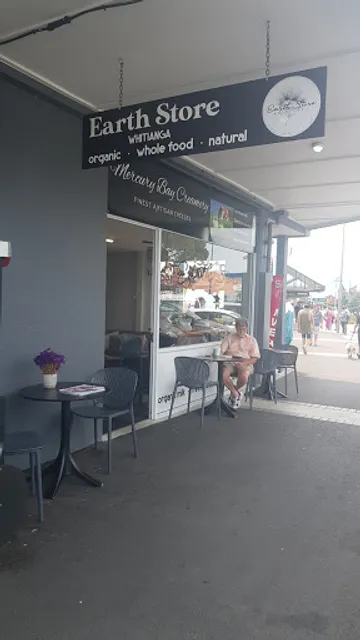 Earth Store Whitianga - Vegetarian & Gluten Free Cafe