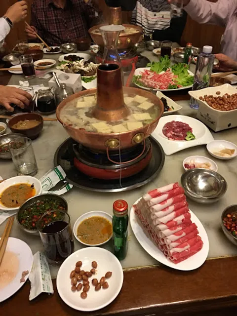 Hongyuan Nanmen Meat in Hot Pot