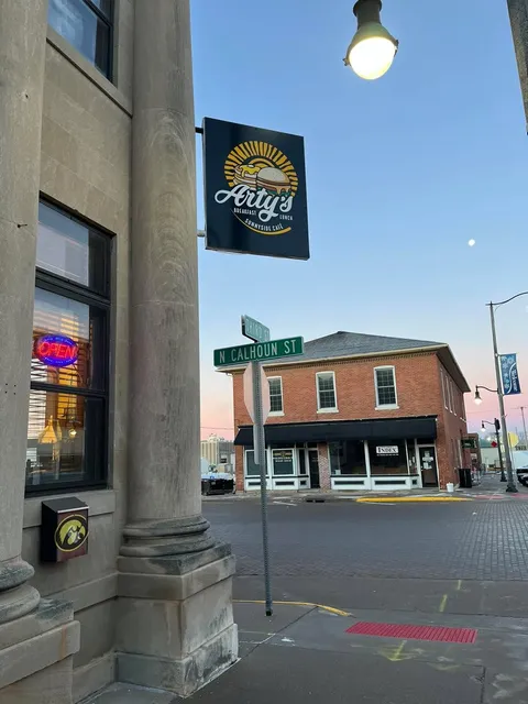 Arty's Sunny Side Café
