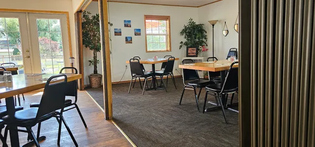 Rodonna's Country Haus Restaurant and Village Motel