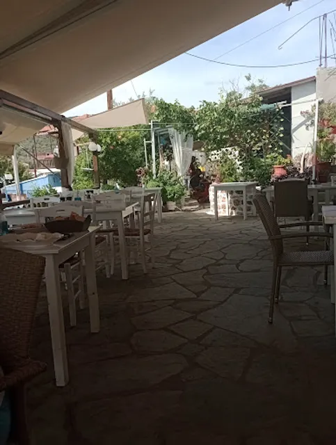 "Captain" fish tavern