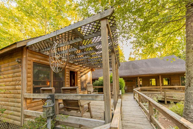 Mount Mitchell Eco Retreat