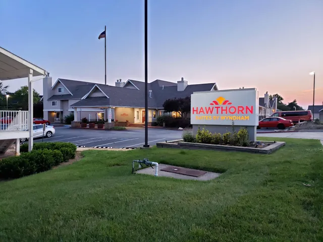 Value Suites Extended Stay - St. Louis Westport Plaza