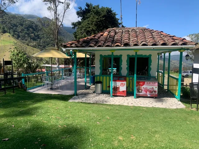 Refugios nidos del condor -cocora-