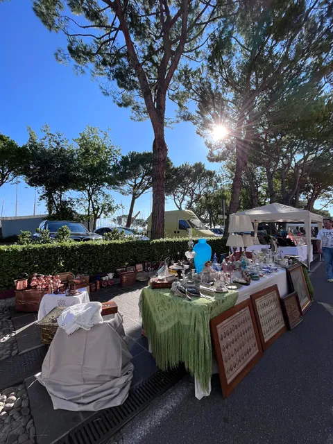 Vintage Antique market Desenzano
