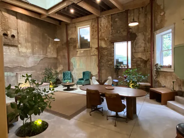 Earl’s Cafe @ Warner Hotel