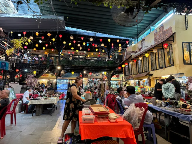 Quán Coffee Chợ Đồ Cổ Sài Gòn