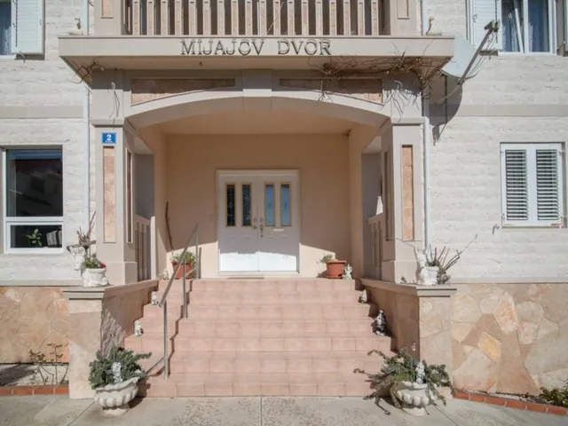 Guest House Rooms Rose, Molunat