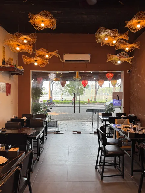 Quán Bên Hồ 1983