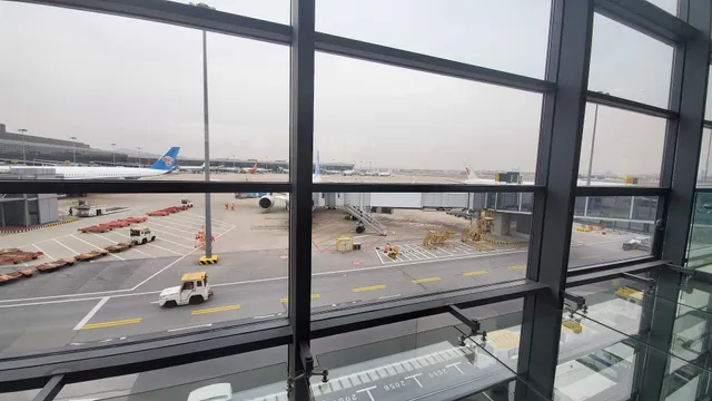 Shanghai Hongqiao International Airport Terminal 2 Parking Lot