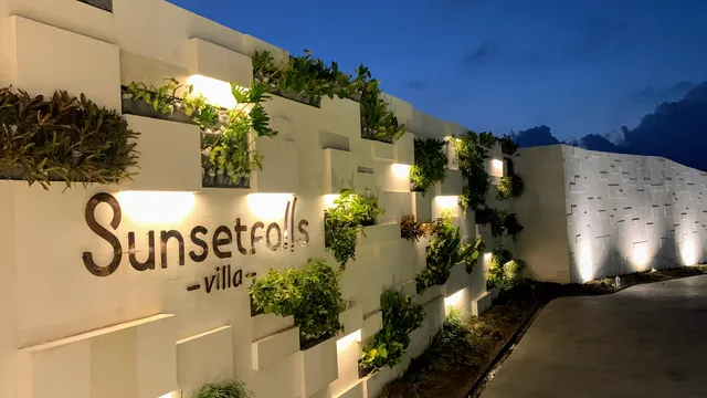 Sunsetfalls Gardens & Resort