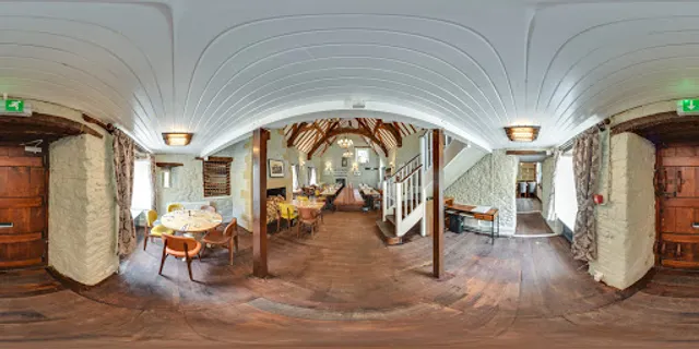 Roost Restaurant and Bar