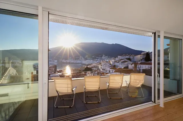 Canvas Apartments and Lofts Cadaqués