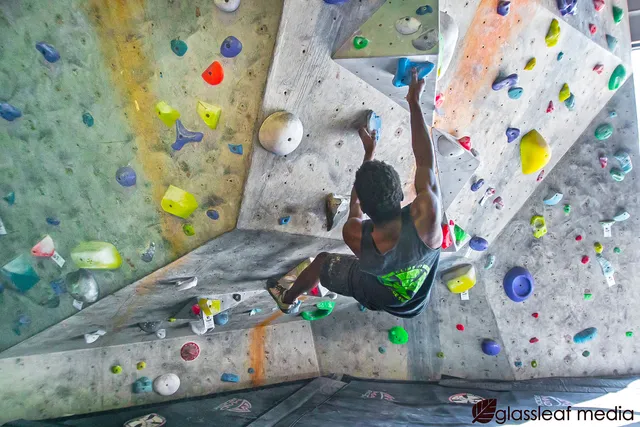 Hangar 18 Indoor Climbing Gym - Long Beach